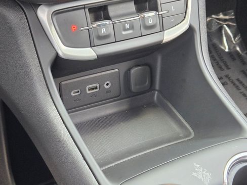 Certified 2024 GMC Terrain SLE FWD image 28