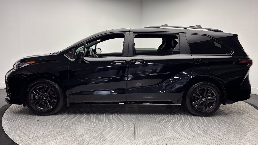 Certified 2026 Toyota Sienna XSE AWD/4WD image 4