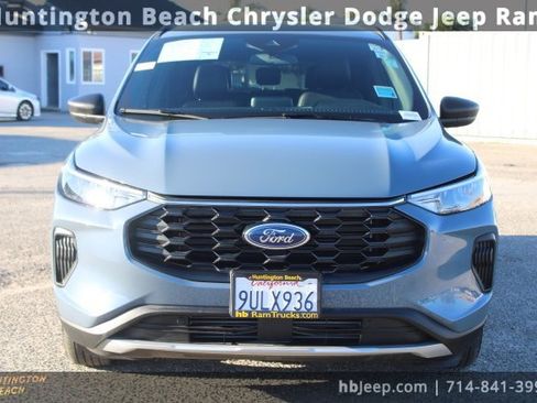 Used 2025 Ford Escape ST-Line image 2
