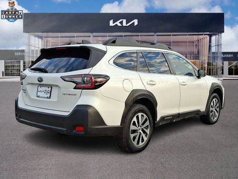 Used 2023 Subaru Outback Premium image 6