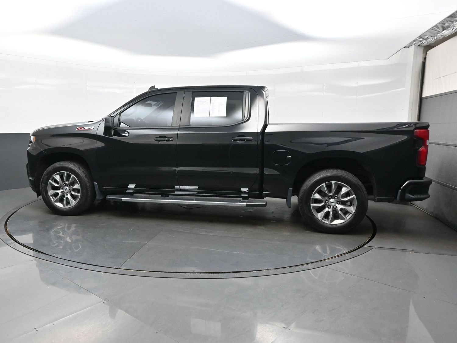 Used 2021 Chevrolet Silverado 1500 RST AWD/4WD image 4