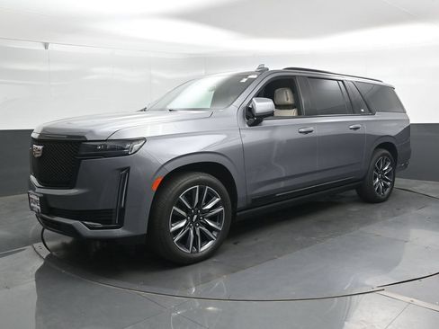 Used 2021 Cadillac Escalade ESV Sport w/ Driver Assist Tech Package AWD/4WD image 7