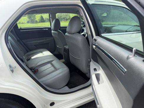 Used 2007 Chrysler 300 Touring L RWD image 17