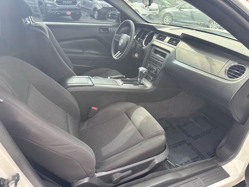 Used 2012 Ford Mustang Coupe RWD image 9
