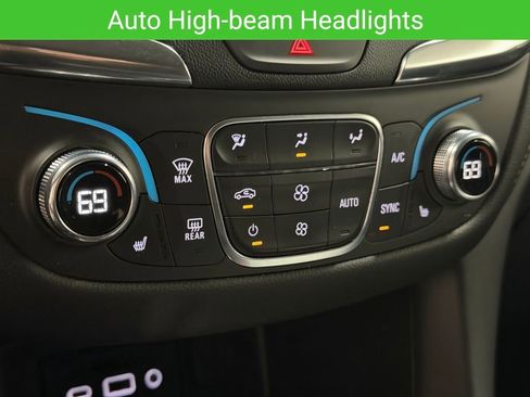 Certified 2021 Chevrolet Equinox Premier FWD image 32