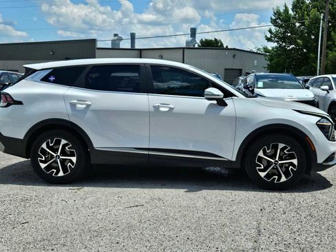 Used 2024 Kia Sportage EX FWD image 6