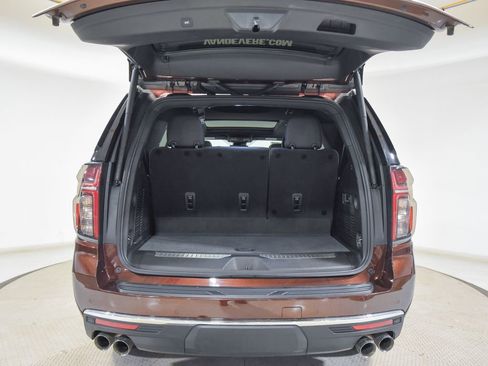 Used 2023 Chevrolet Tahoe Premier AWD/4WD image 14