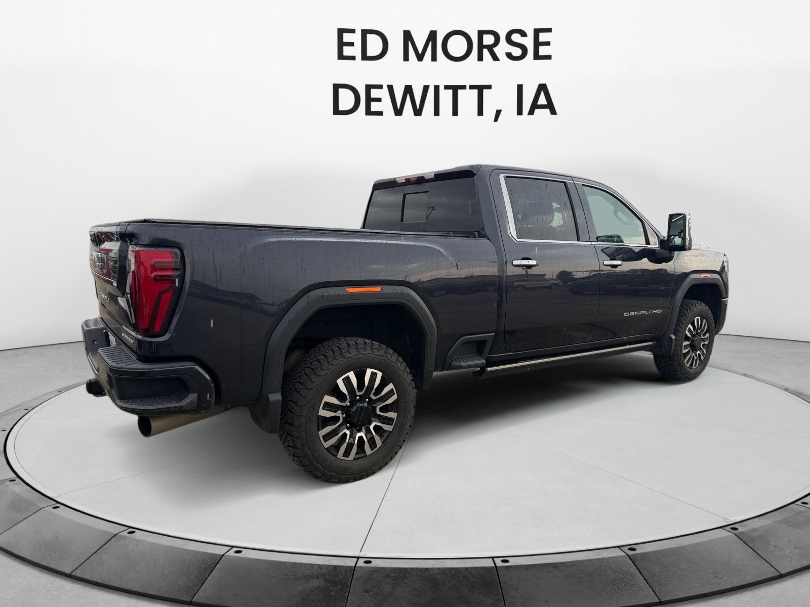 Used 2024 GMC Sierra 2500 Denali Ultimate w/ LPO, GMC Protection Package AWD/4WD image 5