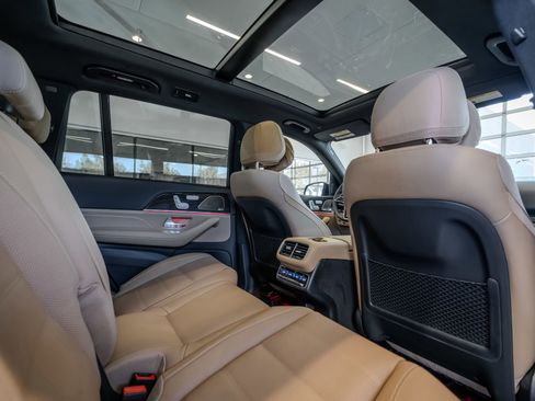 New 2026 Mercedes-Benz GLS 580 4MATIC image 28