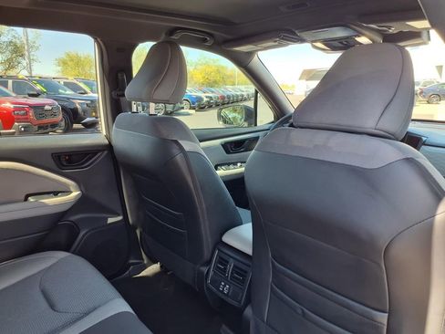 Used 2025 Subaru Forester Premium w/ Convenience Package #2 image 21