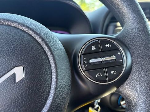 Used 2025 Kia Soul LX w/ LX Technology Package FWD image 26