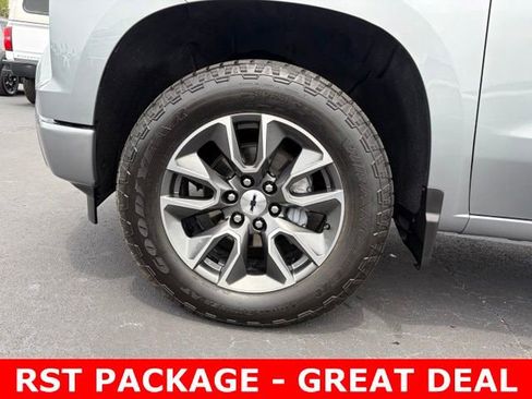 Used 2024 Chevrolet Silverado 1500 RST AWD/4WD image 9