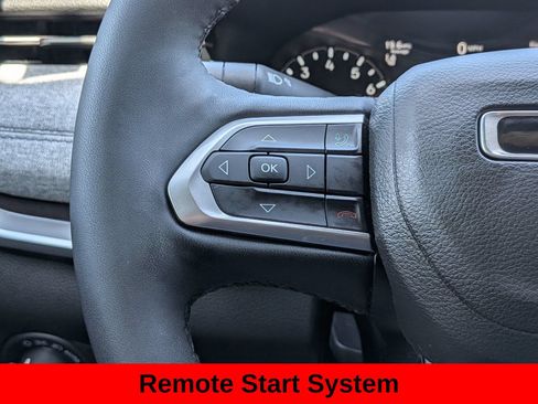 Used 2023 Jeep Compass Latitude w/ Convenience Group AWD/4WD image 16