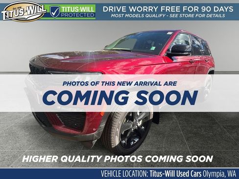 Used 2023 Jeep Grand Cherokee Limited w/ Luxury Tech Group II image 2
