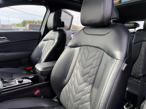 Used 2025 Kia Sportage X-Line w/ Premium Package image 16