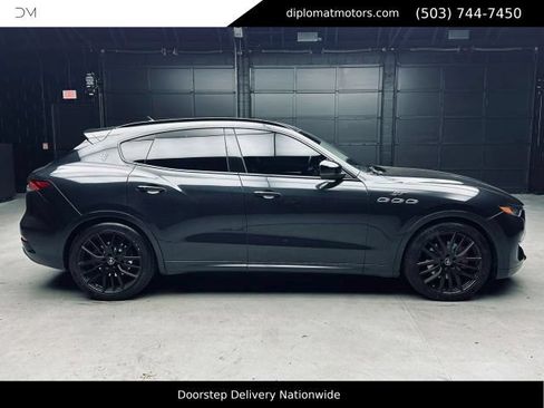 Used 2022 Maserati Levante GT AWD/4WD image 8