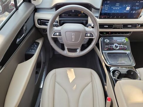Used 2023 Lincoln Nautilus AWD w/ Premium Package image 27