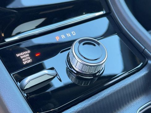 New 2025 Jeep Grand Cherokee Limited w/ Luxury Tech Group II image 18