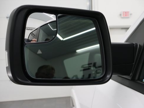 Used 2019 RAM 1500 Laramie AWD/4WD image 37