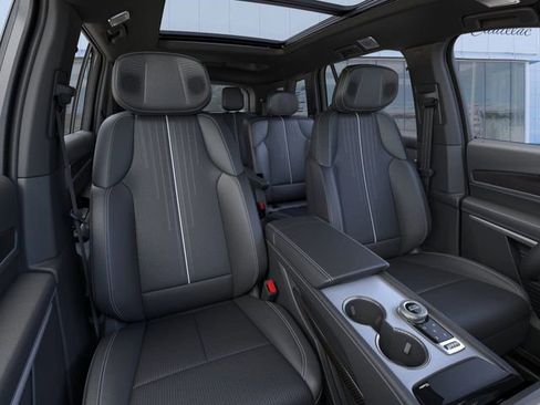 New 2026 Cadillac Vistiq Luxury w/ LPO, Floor Liner Package AWD/4WD image 16