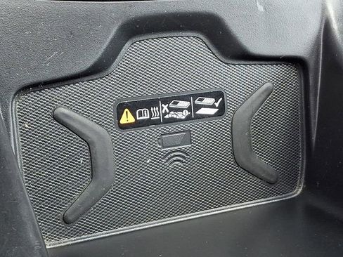 Used 2022 GMC Canyon Denali image 28