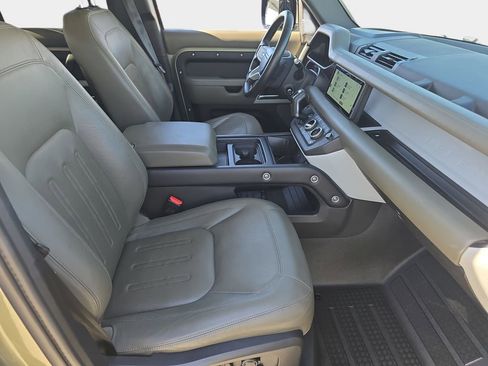 Certified 2020 Land Rover Defender 110 HSE image 12