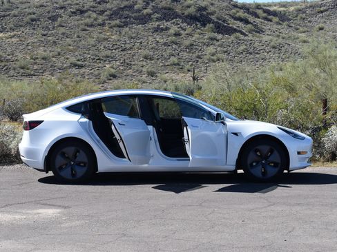 Used 2018 Tesla Model 3 Long Range AWD/4WD image 10