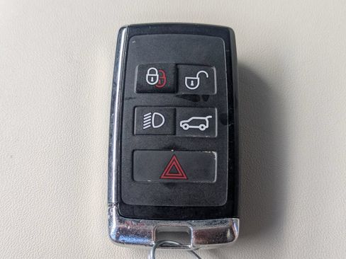 Used 2023 Land Rover Defender 110 SE AWD/4WD image 30