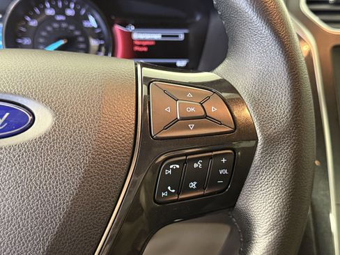 Certified 2019 Ford Explorer Limited w/ Ford Safe & Smart Package image 27