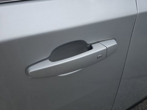 Used 2018 Chevrolet Traverse LT FWD image 10