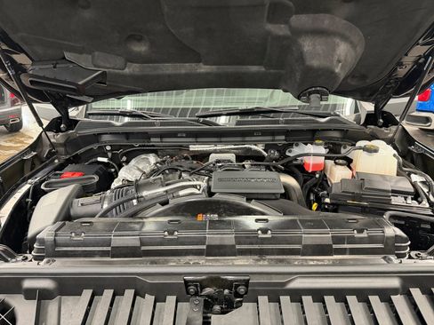 Used 2025 GMC Sierra 2500 AT4 image 34