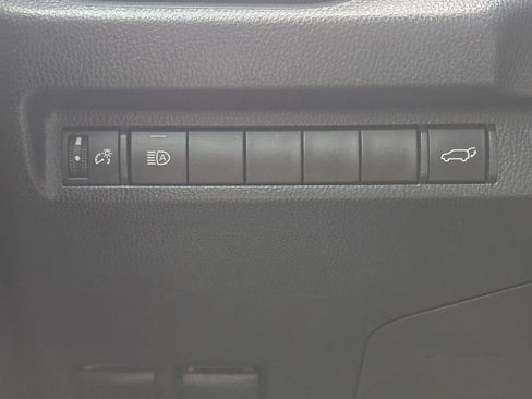 Used 2023 Toyota RAV4 XLE Premium image 23