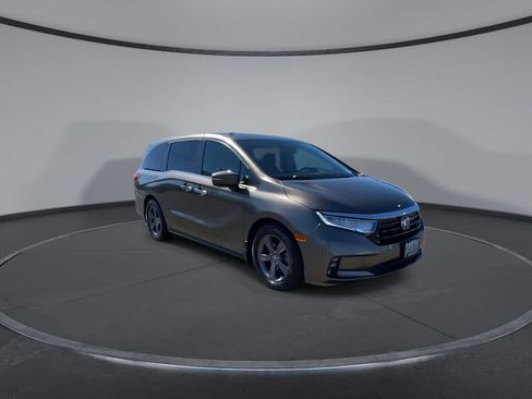 Used 2021 Honda Odyssey EX image 3