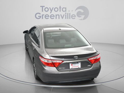 Used 2015 Toyota Camry XSE w/ Moonroof Package image 10