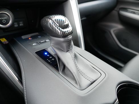 Used 2023 Toyota Venza LE image 24