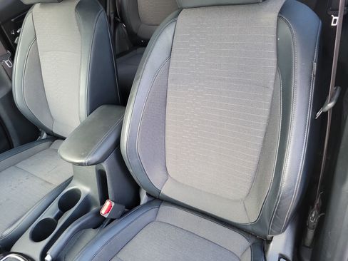 Used 2023 Kia Seltos S FWD image 11