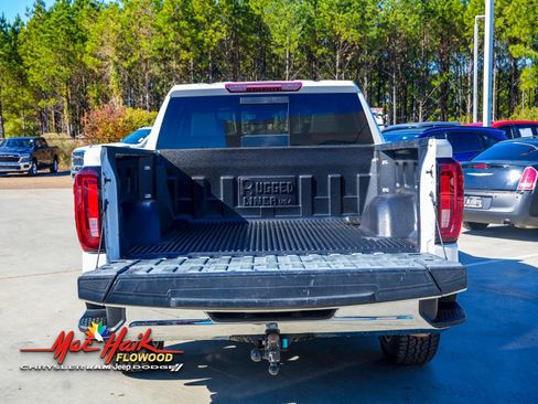 Used 2022 GMC Sierra 1500 SLT w/ SLT Convenience Package image 10