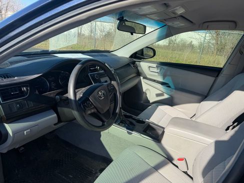 Used 2017 Toyota Camry LE image 9