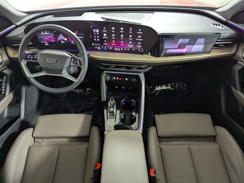 Certified 2025 Audi Q5 Prestige AWD/4WD image 10