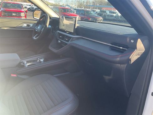 New 2026 Ford Explorer ST-Line w/ ST-Line Street Pack image 11