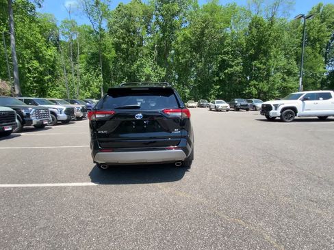 Used 2024 Toyota RAV4 SE w/ Convenience Package AWD/4WD image 12