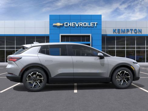 New 2026 Chevrolet Equinox EV LT w/ Comfort Package image 5