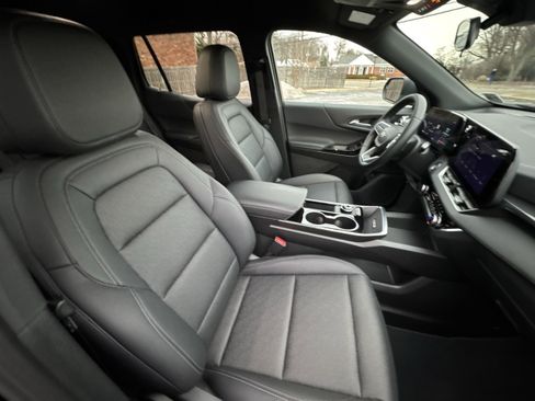 Used 2026 Chevrolet Equinox LT w/ Convenience Package II image 29