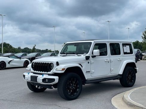 Used 2024 Jeep Wrangler High Altitude AWD/4WD image 4