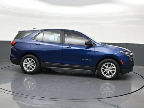 Used 2023 Chevrolet Equinox LS FWD image 7
