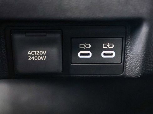 Certified 2025 Toyota Tacoma TRD Off-Road image 7