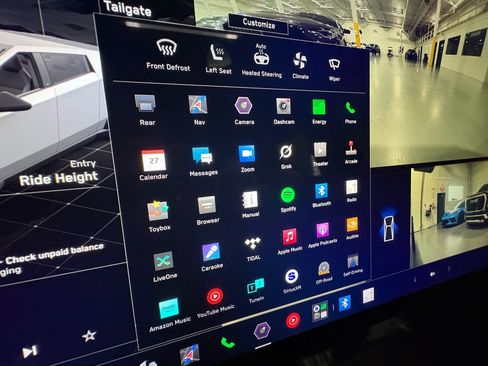 Used 2025 Tesla Cybertruck AWD Crew Cab image 19