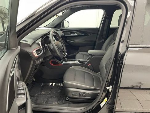 Used 2023 Chevrolet TrailBlazer RS w/ Convenience Package AWD/4WD image 8