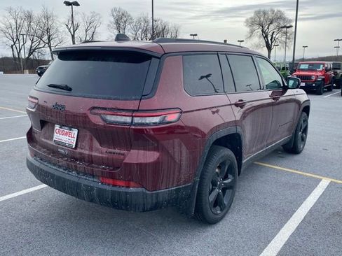 New 2025 Jeep Grand Cherokee L Limited w/ Black Appearance Package AWD/4WD image 8
