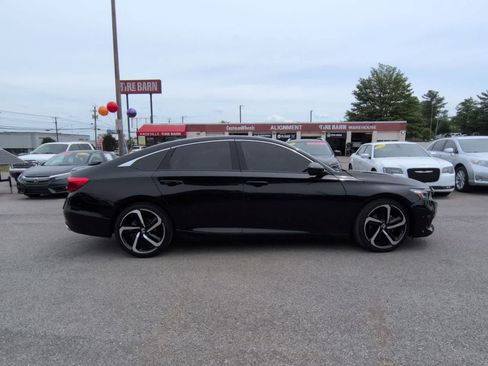 Used 2022 Honda Accord Sport image 9